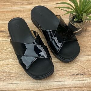 UGG Emily Slide Sandals sz 5.5